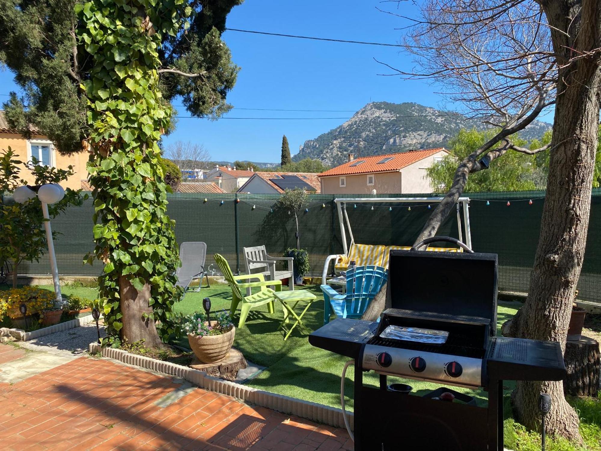 F4 Ideal Pro Ou Famille, 80 M2 Rdc Avec Jardin&terrasse Prives, Parking Gratuit, Calme, Wifi Free Pop, Clim Reversible, Balancelle, Transats, Bbq, Dans Petit Batiment, 15 Min De La Et Base Navale, 10 Min De La Gare Sncf Et Routiere *
