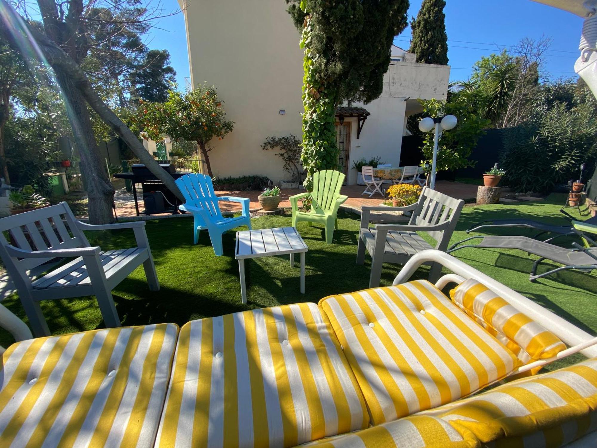 Appartement F4 Ideal Pro Ou Famille, 80 M2 Rdc Avec Jardin&terrasse Prives, Parking Gratuit, Calme, Wifi Free Pop, Clim Reversible, Balancelle, Transats, Bbq, Dans Petit Batiment, 15 Min De La Et Base Navale, 10 Min De La Gare Sncf Et Routiere Toulon