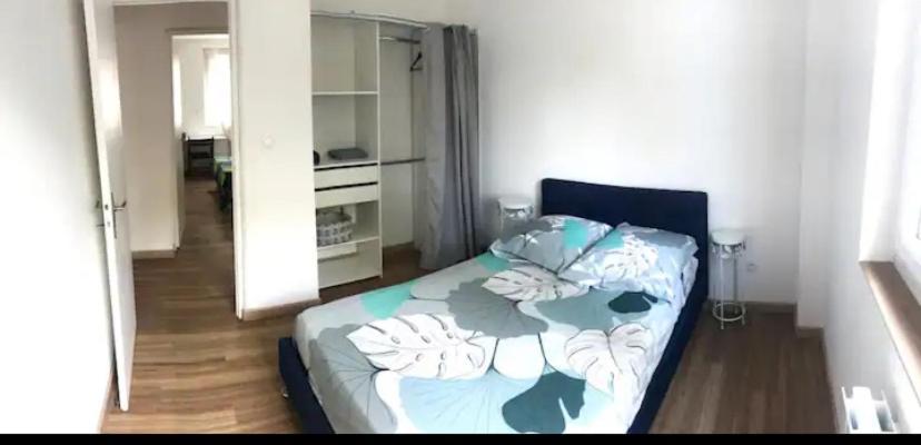 Appartement F4 Ideal Pro Ou Famille, 80 M2 Rdc Avec Jardin&terrasse Prives, Parking Gratuit, Calme, Wifi Free Pop, Clim Reversible, Balancelle, Transats, Bbq, Dans Petit Batiment, 15 Min De La Et Base Navale, 10 Min De La Gare Sncf Et Routiere *